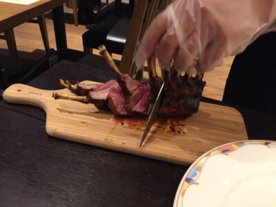 メインのラム肉もろ味ロースト