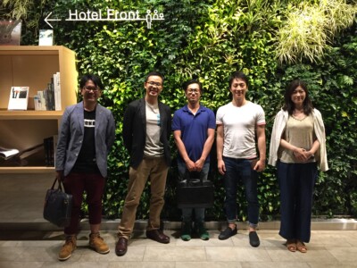 エントランスにて